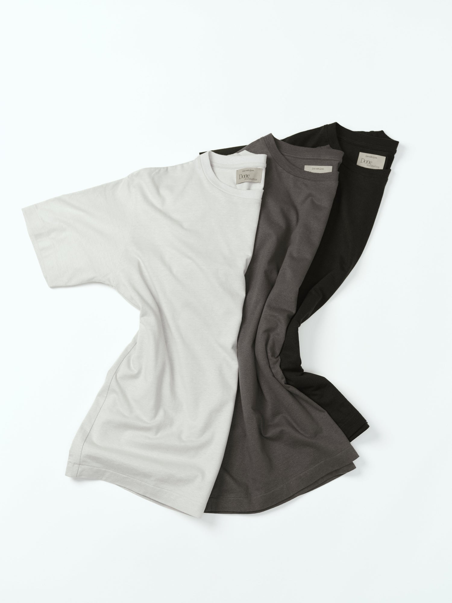 「洗うたびに、古着に近づいていく。」