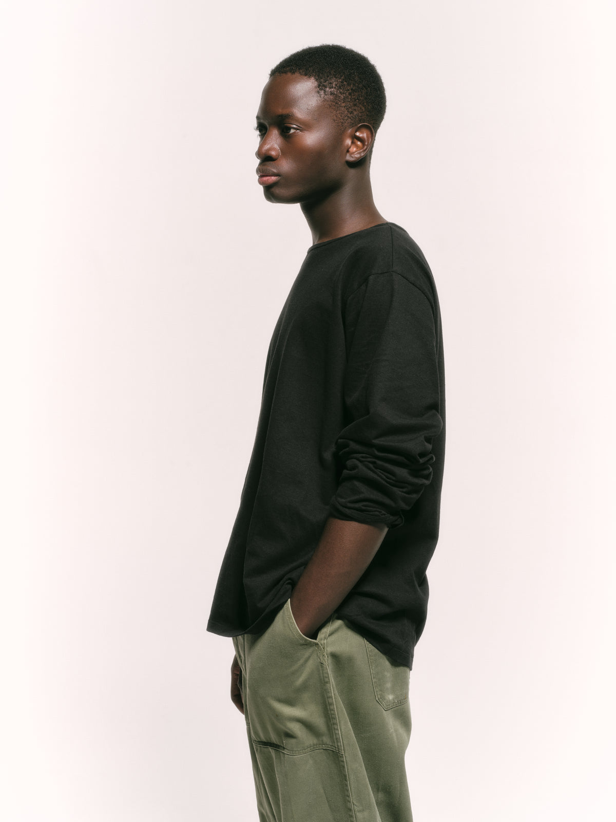 10/9 19:00 release ALAN LONG SLEEVE TEE