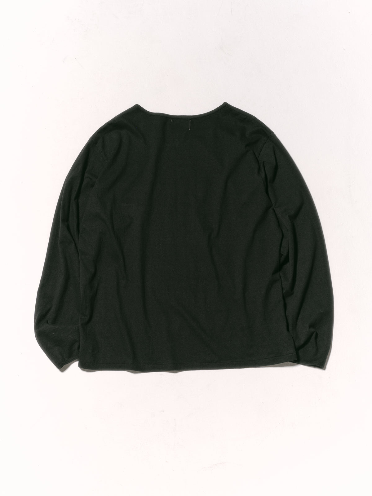 10/9 19:00 release ALAN LONG SLEEVE TEE